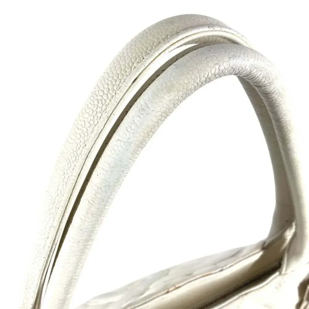 CHANEL White Leather Logo Shoulder Bag